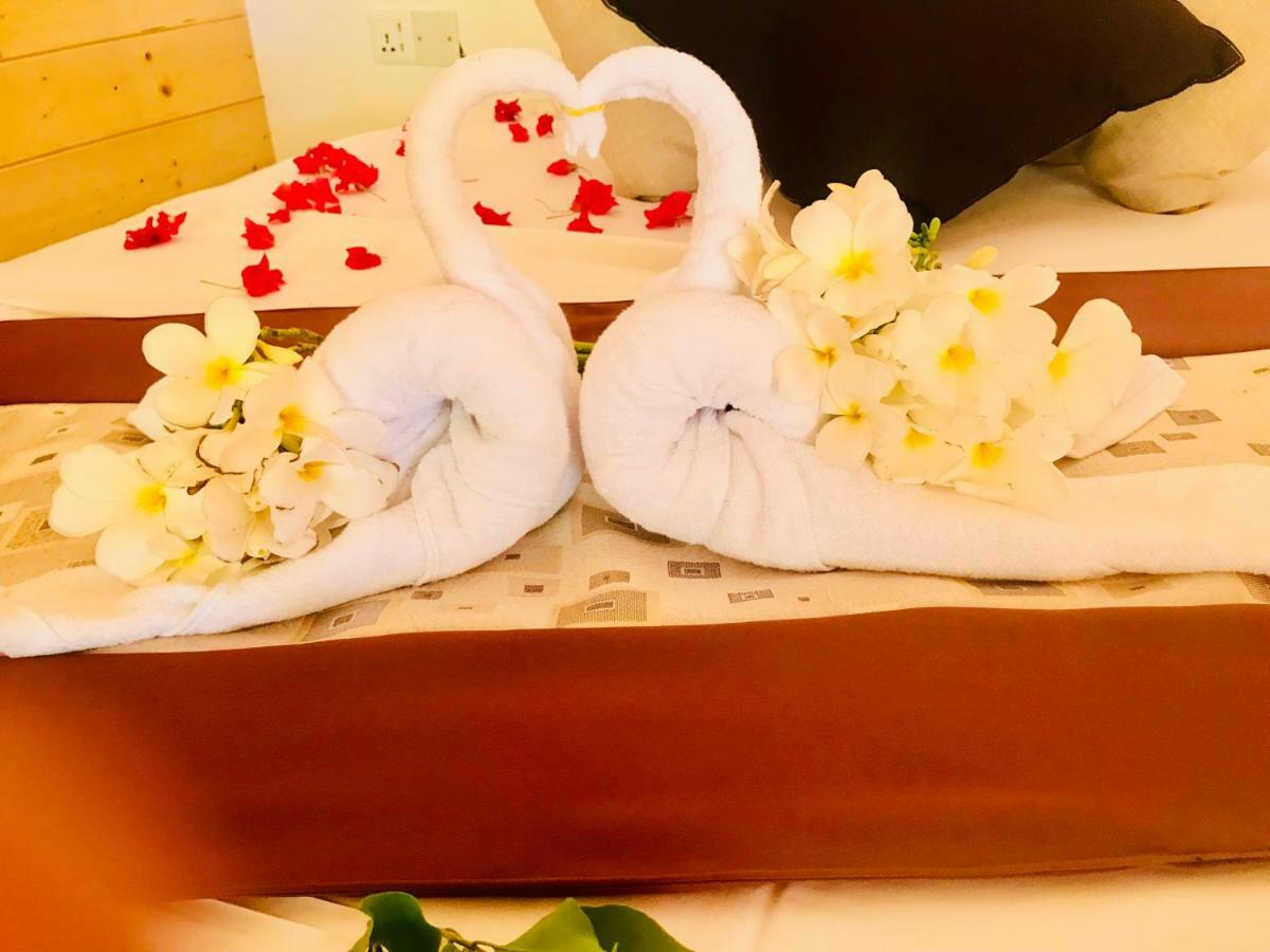 Trinco Relax Hut Hotel Trincomalee Ngoại thất bức ảnh