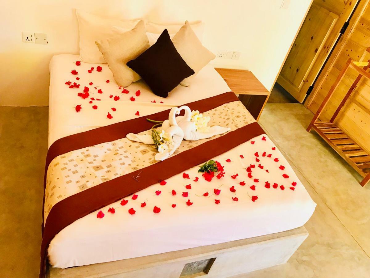 Trinco Relax Hut Hotel Trincomalee Ngoại thất bức ảnh
