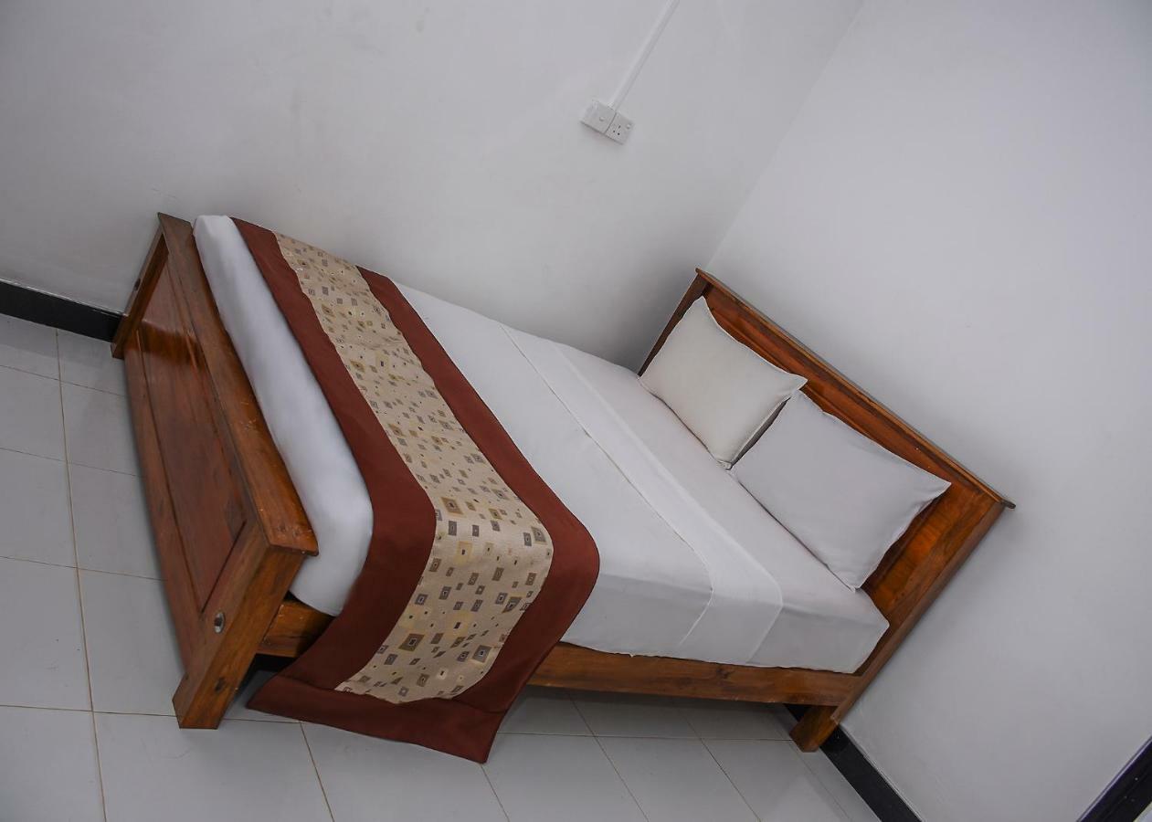 Trinco Relax Hut Hotel Trincomalee Ngoại thất bức ảnh
